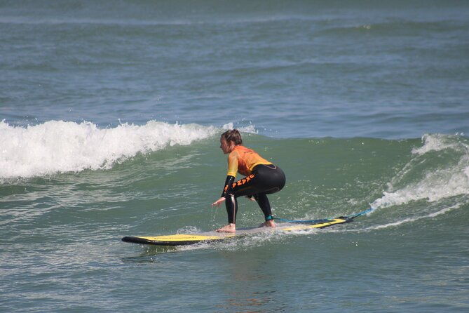 beginner-surf-lesson-in-lima-peru