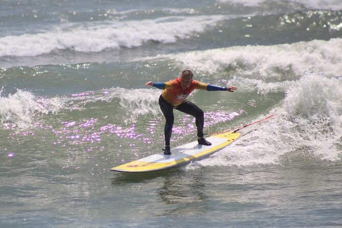 beginner-surf-lesson-in-lima-peru