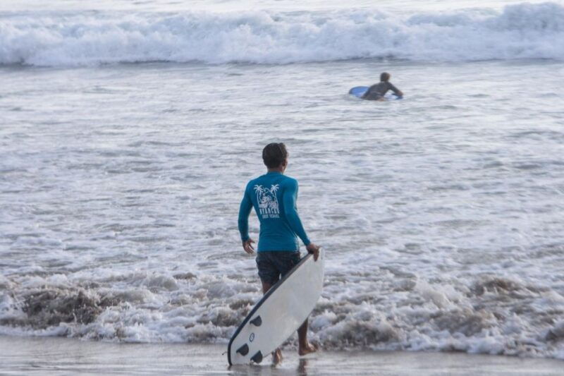 beginner-surf-lessons-in-canggu