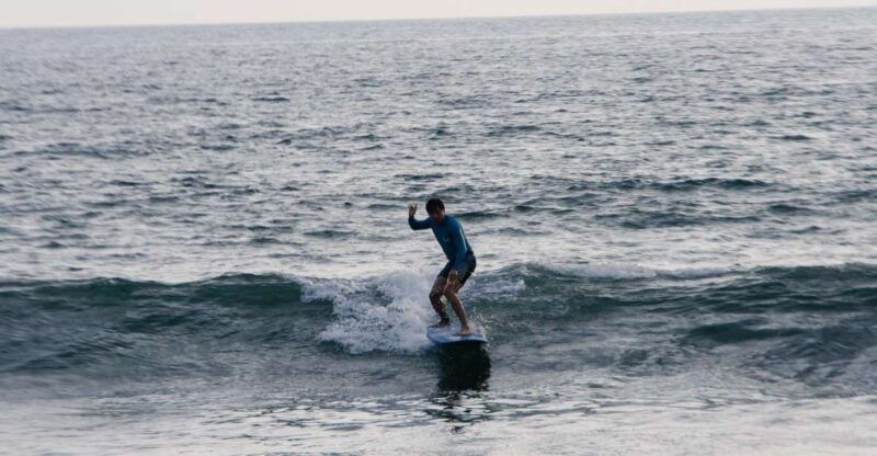 beginner-surf-lessons-in-canggu