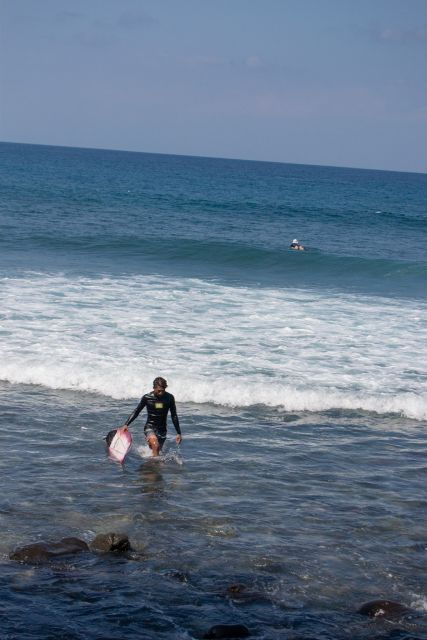 beginner-surf-lessons-in-canggu