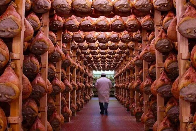 behind-the-scenes-at-prosciutto-di-parma-producer-tour-tasting