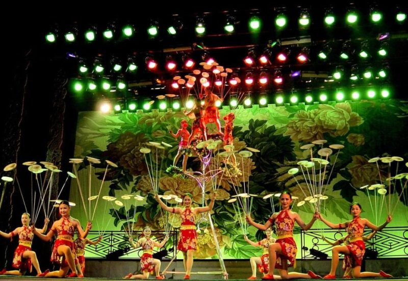 beijing-acrobatic-show-with-peking-duck-dinner-private-tour