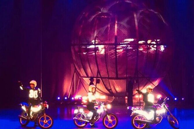 Beijing Acrobatics Show At Red Theater - Key Points