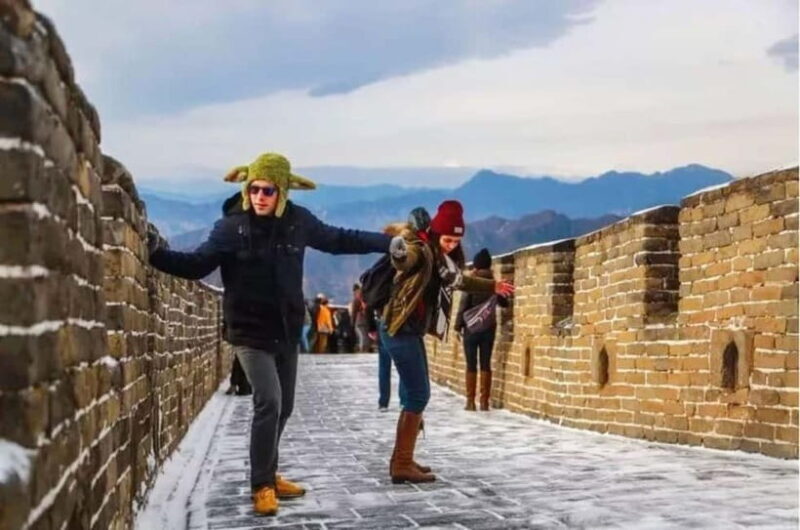 Beijing: Badaling Great Wall Tour with Guide & Transport - Key Points