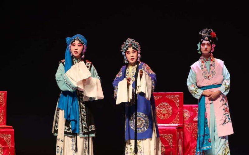 beijing-golden-mask-and-peking-opera-tour-with-transfer