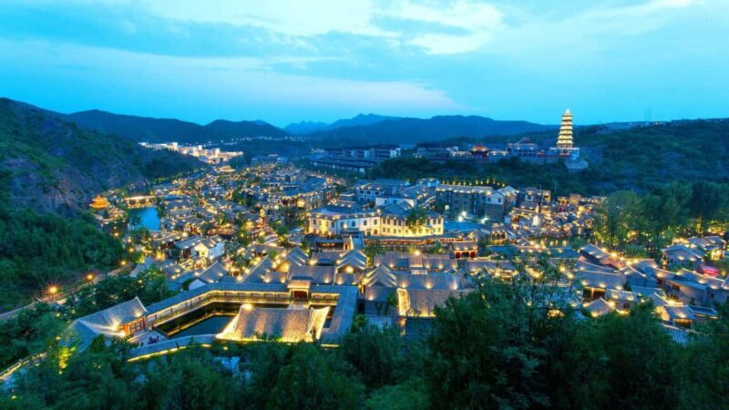 Beijing: Gubei Water Town & Simatai Great Wall Private Tour - Key Points