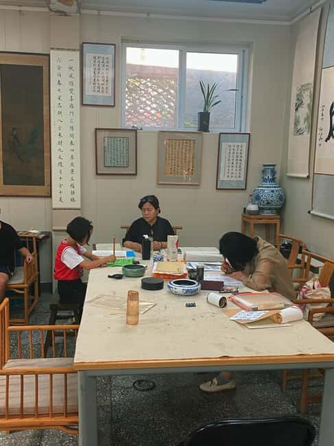 Beijing liulichang : Learn Calligraphy orCarving from Master - Exploring the Artistic Heart of Beijing: Learning Calligraphy or Carving from a Master in Liulichang