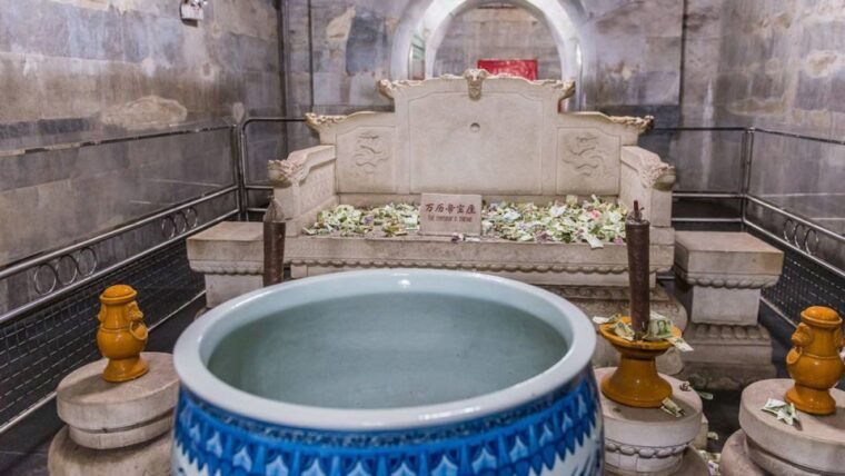 beijing-longqing-gorge-ming-tombs-lunch-private-day-tour
