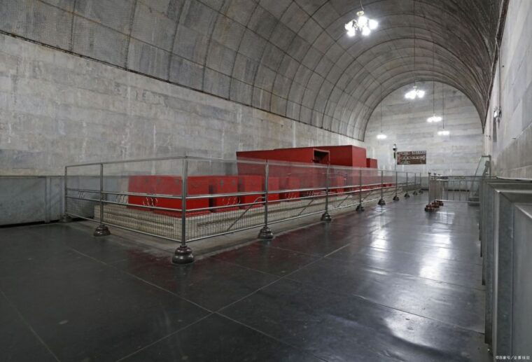 beijing-longqing-gorge-ming-tombs-lunch-private-day-tour