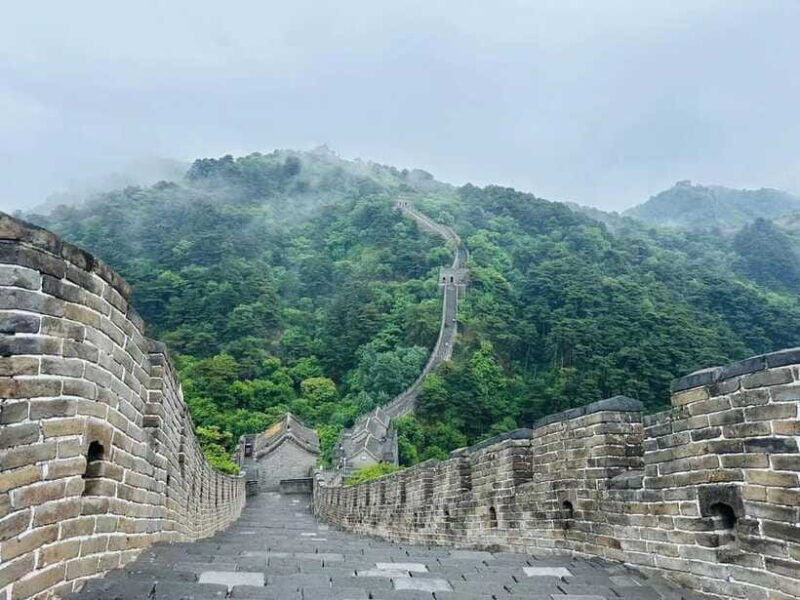 beijing-mutianyu-great-wall-and-huaibei-ski-resort-day-tour