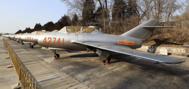 beijing-mutianyu-great-wall-tour-and-china-aviation-museum