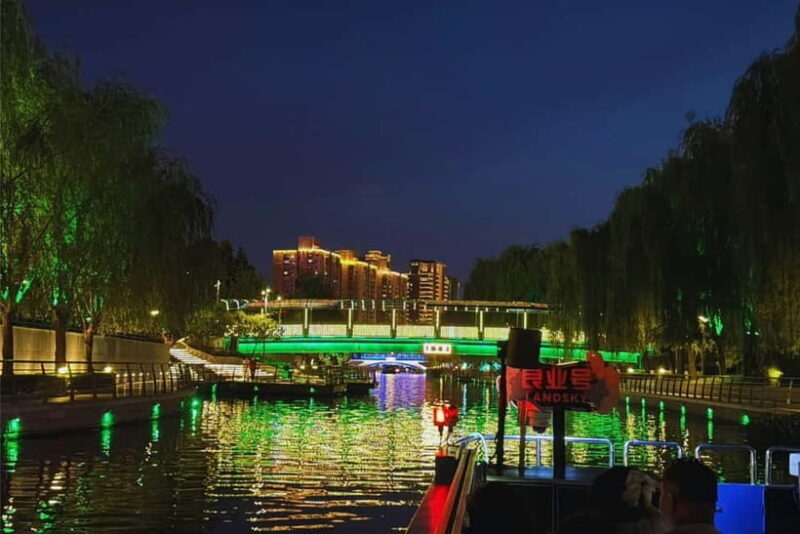 Beijing: Panjiayuan Market&Liangma River Cruise Night Tour - Practical Details and Tips