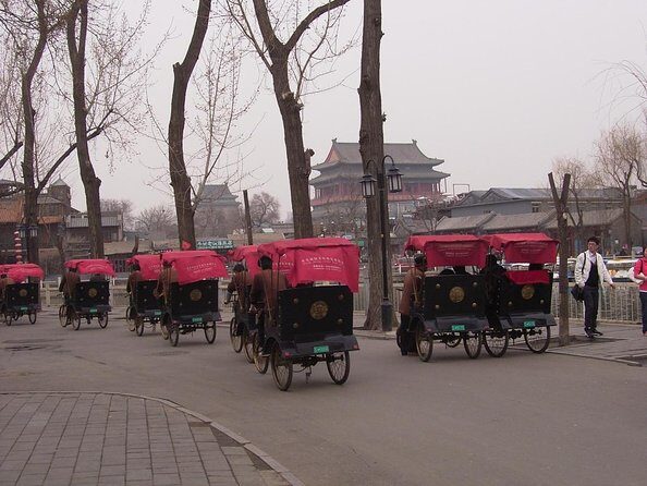 Beijing Private Food Walking Tour in Houhai Lake and Nanluoguxiang Hutong - Logistics and Value