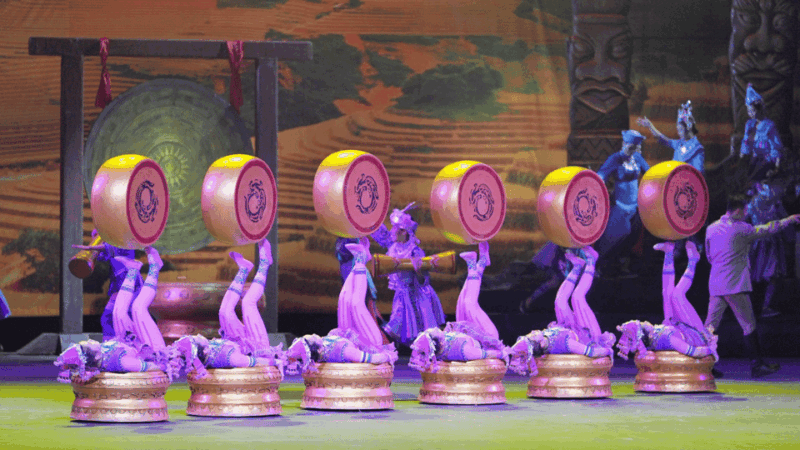 beijing-red-theatre-acrobatics-show-viewing-chinese-culture