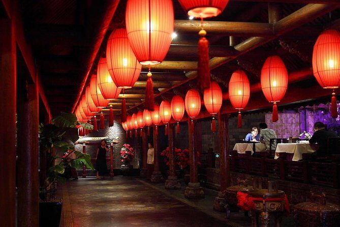Beijing Royal Cuisine Dinner with Performance Experience and Nanluoguxiang Visit - Key Points