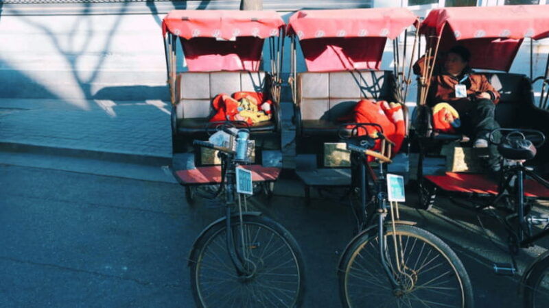 beijing-shichahai-hutong-tour-by-cab-on-foot