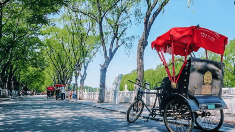 beijing-shichahai-hutong-tour-by-cab-on-foot