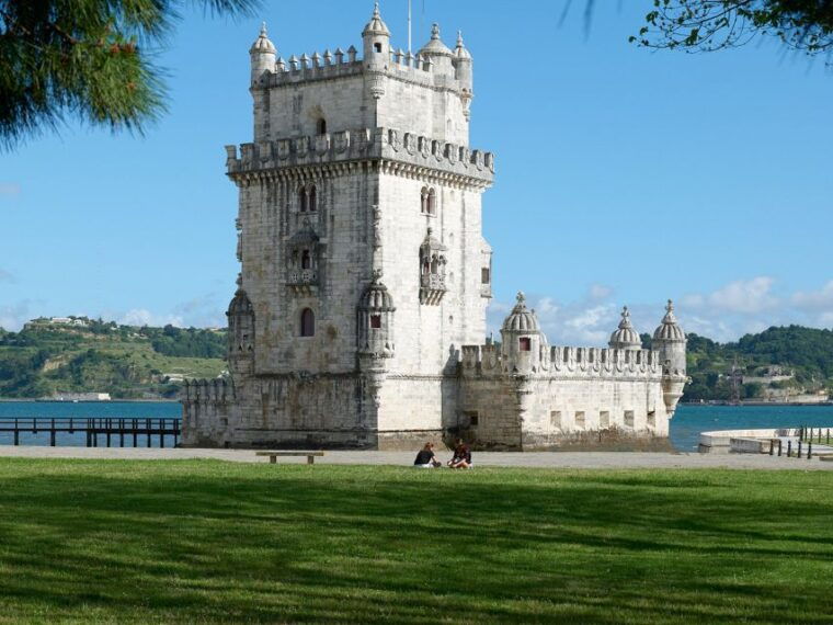 belem-lisbon-aqueduct-and-cristo-rei-with-a-guide-van-tour
