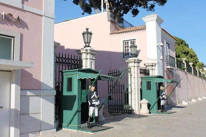 belem-tour-by-tuk-tuk-from-lisbon-2