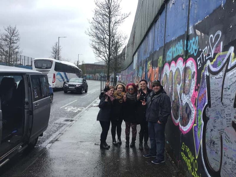 Belfast: Black Taxi Tour & Crumlin Road Jail Tour - Key Points