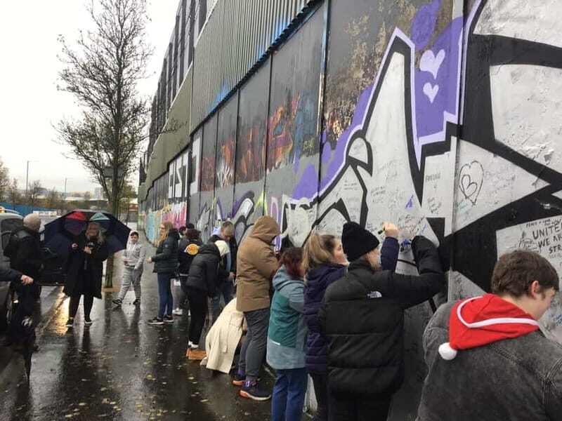Belfast: Black Taxi Tour & Crumlin Road Jail Tour - FAQs