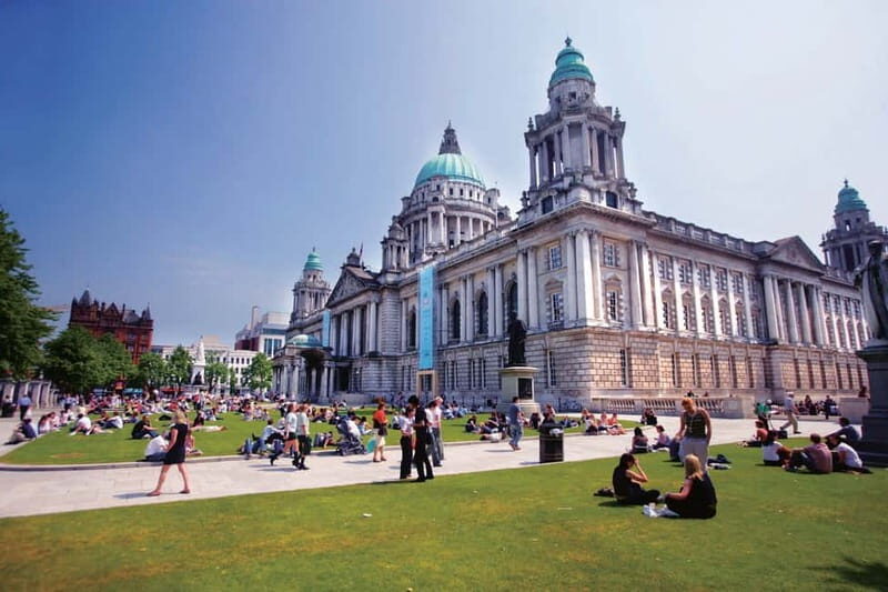 Belfast Day Tour with Peace walls, Titanic & Irish whiskey - FAQ