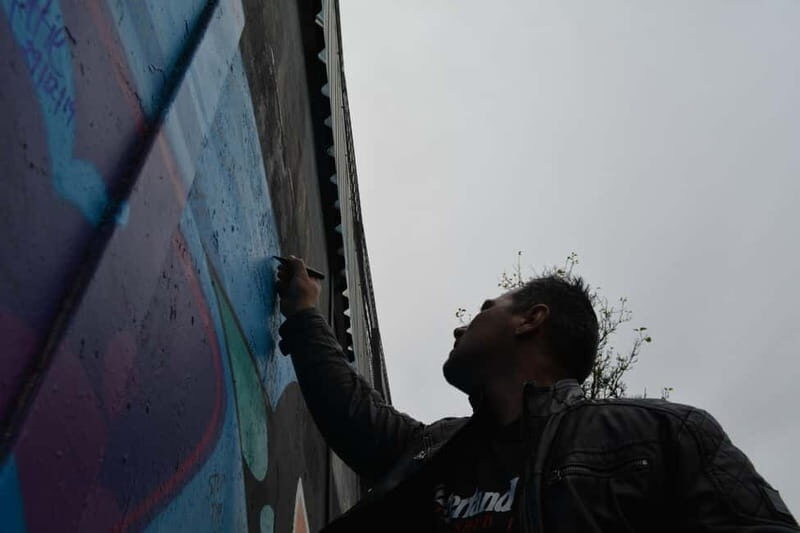Belfast: Famous Murals Private Tour - Key Points
