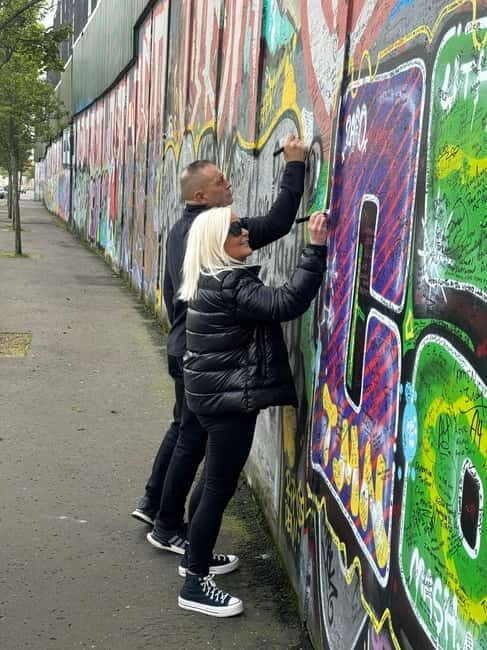 Belfast: Peacewall and Political History Black Taxi Cab Tour - FAQ