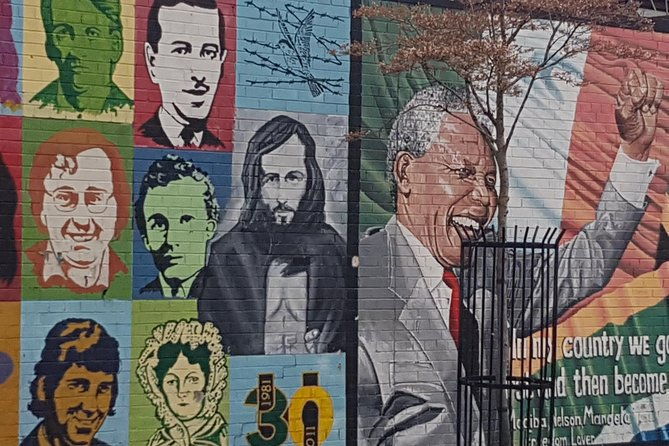 belfast-political-murals-street-art-and-peace-wall-small-group-walking-tour