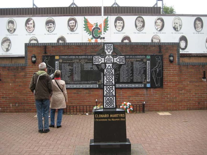 Belfast: Private Black Taxi Cab Political Murals Tour - The Value of a Private Black Taxi Tour