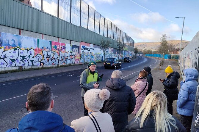 belfast-troubles-tour-walls-and-bridges