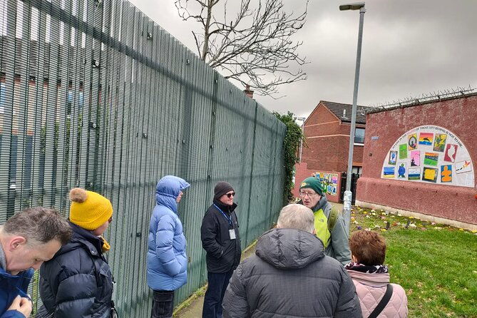 belfast-troubles-tour-walls-and-bridges