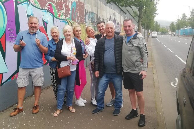 belfasts-political-mural-taxi-tour