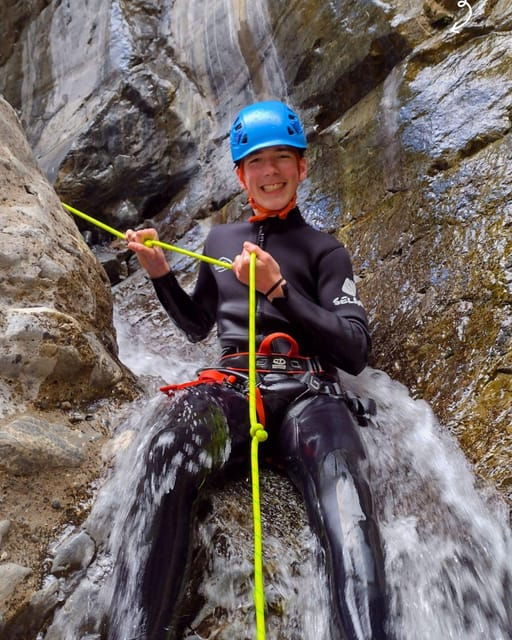 benahavis-guided-canyoning-adventure-benahavis-river-walk