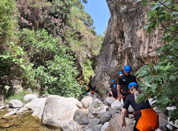 benahavis-guided-canyoning-adventure-benahavis-river-walk