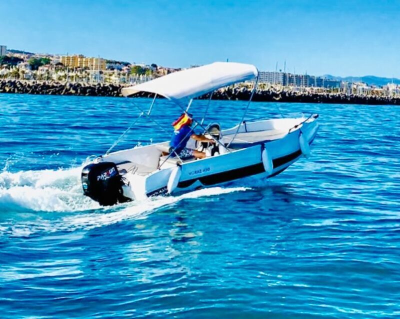 Benalmadena: 6-Seater Speedboat license-free Boat Rental - Key Points