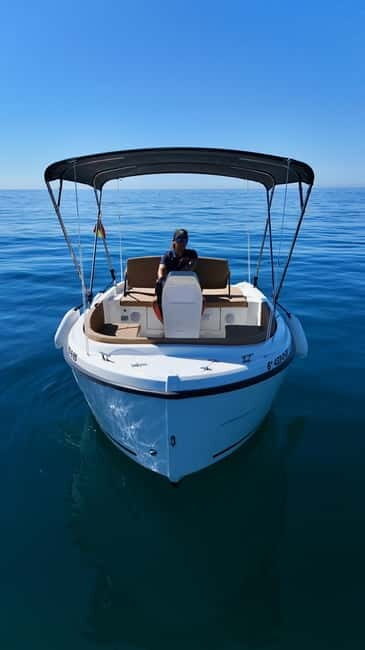 Benalmádena: license-Free Rent Boat for Dolphin Watching - FAQ