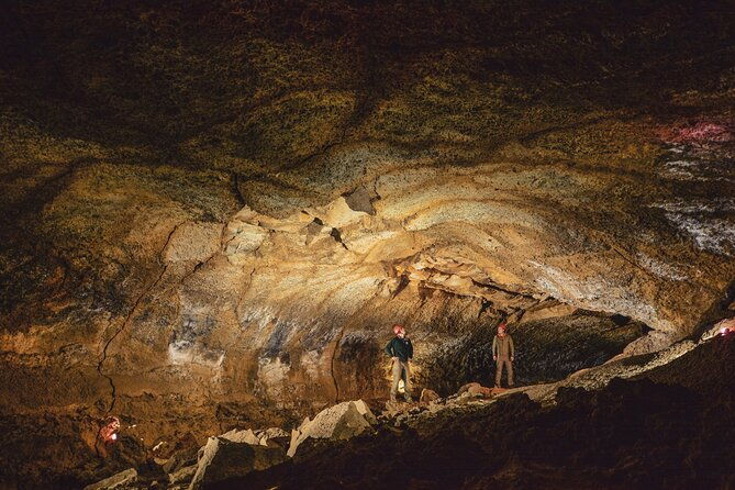 bend-oregon-guided-lava-tube-cave-tour