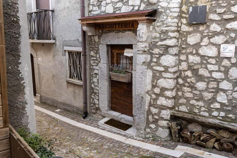 Benevento: visit and lunch at a ham workshop in Pietraroja - Benevento: visit and lunch at a ham workshop in Pietraroja — a detailed review