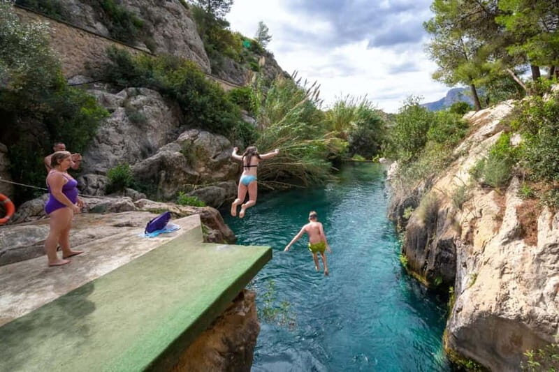 Benidorm: Algar Waterfalls Guided Tour with Lunch Option - The Drive to the Waterfalls: Setting the Scene