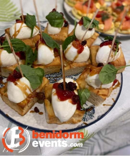 Benidorm: Bottomless Spanish Tapas Lunch with Drinks - What to Expect from the Tapas Experience  