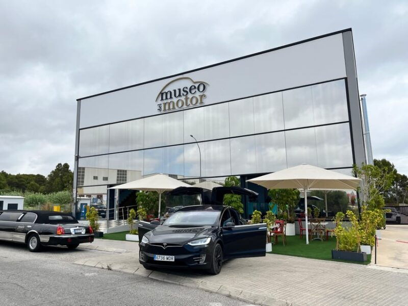 benidorm-tesla-falcon-wings-tour-to-the-motor-museum