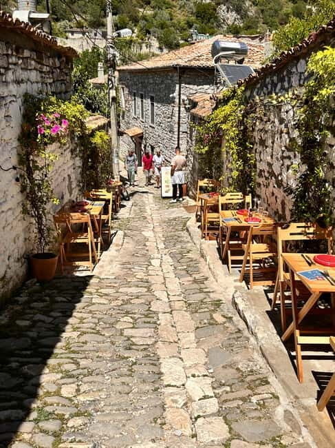Berat City Center : Traditional Lunch/Dinner - Key Points