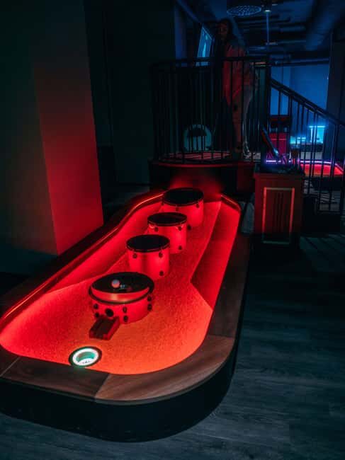 Bergen: High-Tech Minigolf in Top Bergen Activity Bar! - Bergen: High-Tech Minigolf in Top Bergen Activity Bar!
