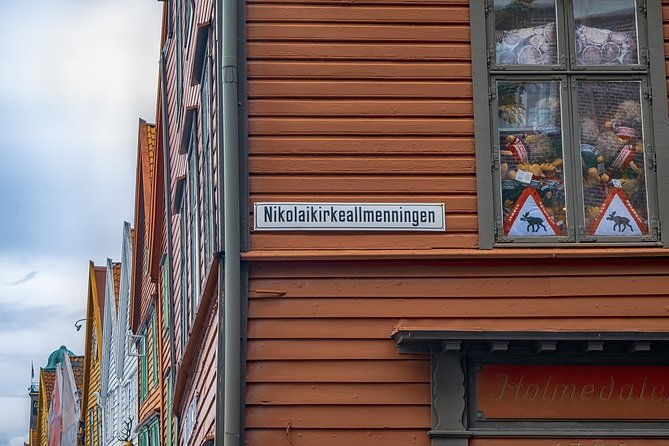 bergen-private-walking-tour-with-a-professional-guide