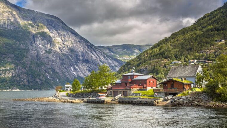 bergen-private-waterfalls-and-wonders-of-fjord-norway