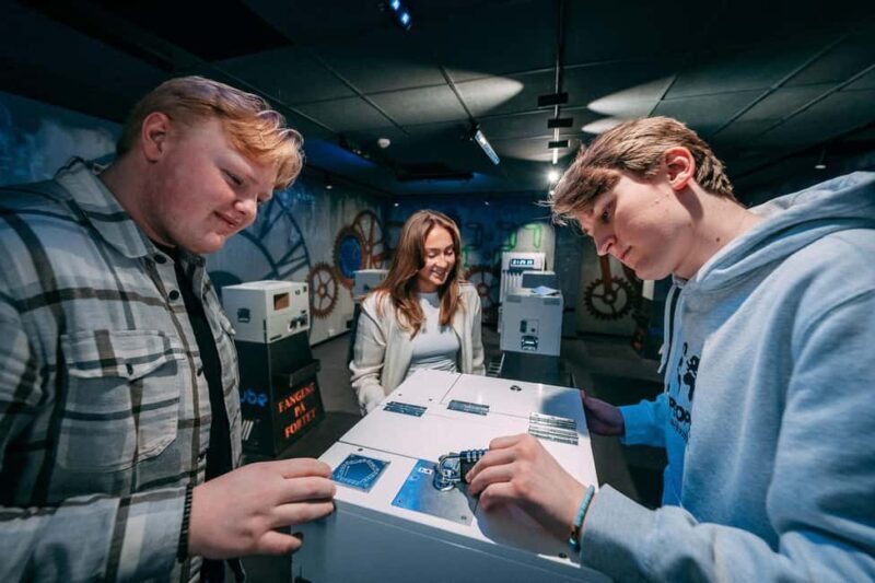 Bergen: The Cube Adventure at Fangene på Fortet - Key Points