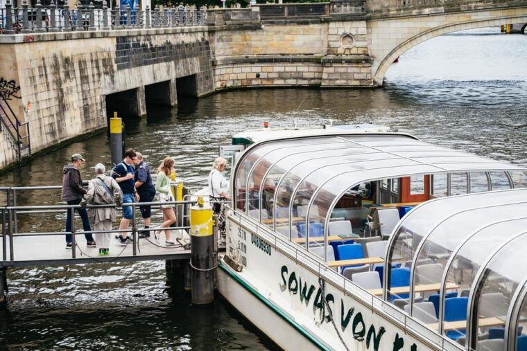 berlin-1-hour-city-sightseeing-cruise