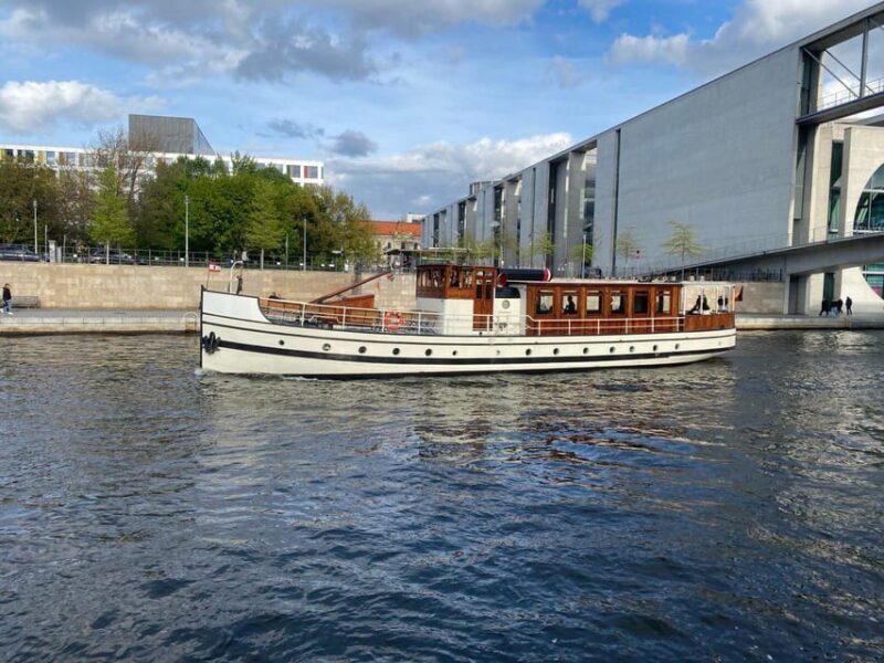 Berlin: 1h Boutiquestyle-Cruise on the Historic HEMINGWAY - Final Thoughts